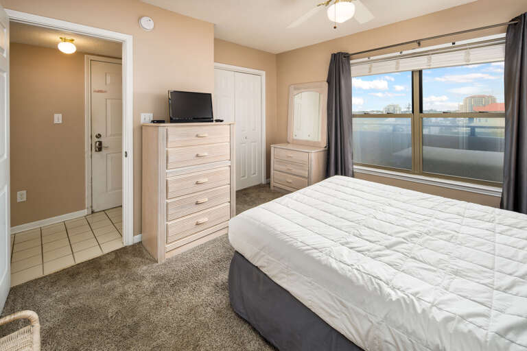 This bedroom has a window for more Florida sunlight! This bedroom has a window for more Florida sunlight!