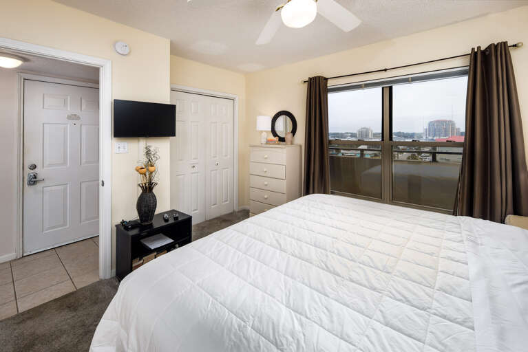 ...comfortable King size bed awaits!