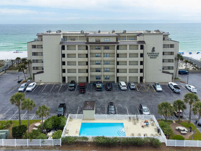 The Emerald Towers West was built in 1997 and features forty 1,2 and 3 bedroom units.  The Emerald Towers West was built in 1997 and features forty 1,2 and 3 bedroom units.