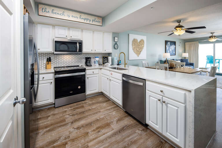 Fully equipped kitchen with great counter tops, lots of space, storage and all major appliances!