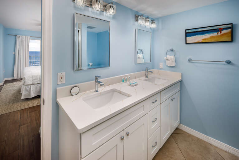 Features a double vanity and plenty of space for storage. Features a double vanity and plenty of space for storage.
