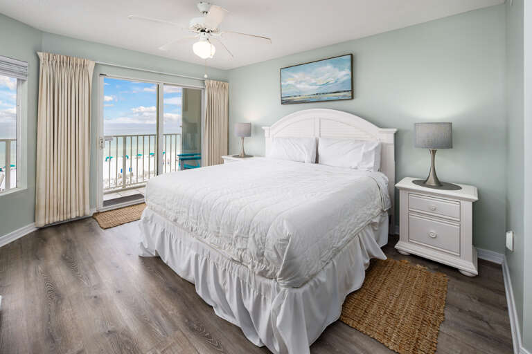 Wake up to the emerald-turquoise hues of the Gulf Coast from the extreme comfort of the king-sized bed.