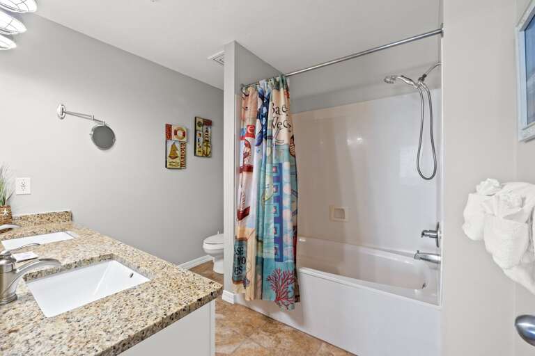 Master bath with tub/shower combo