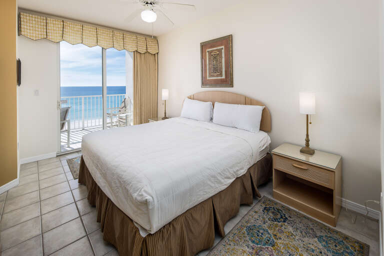 Waking up on the beach can not get any better than this! Once you open the blackout curtains, paradise will greet you.