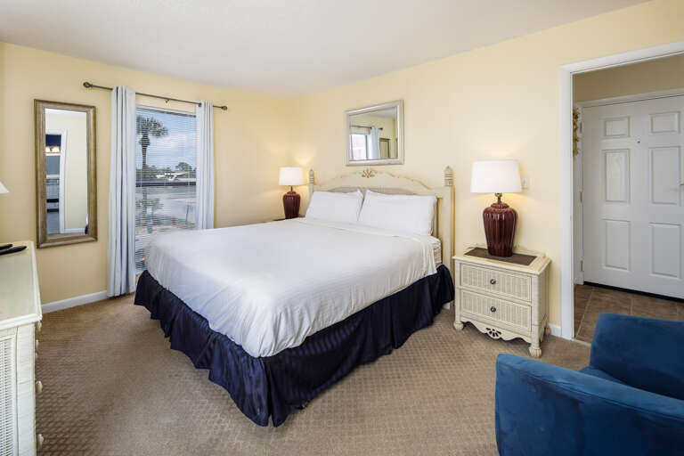 Spacious master suite w/ king size bed  