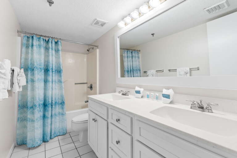 Spacious bathroom with double sinks 