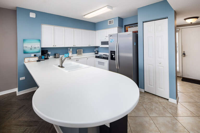 Ample counter space Ample counter space
