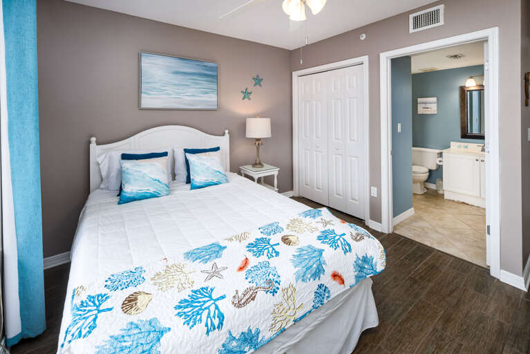 The queen bed has a Tempur-pedic mattress pad for more restful sleep. The queen bed has a Tempur-pedic mattress pad for more restful sleep.