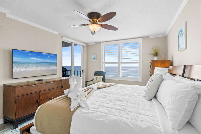 With direct access to the balcony