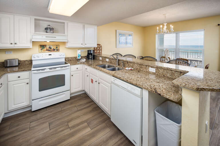 Fully equipped kitchen just waiting for meals to be prepared  Fully equipped kitchen just waiting for meals to be prepared