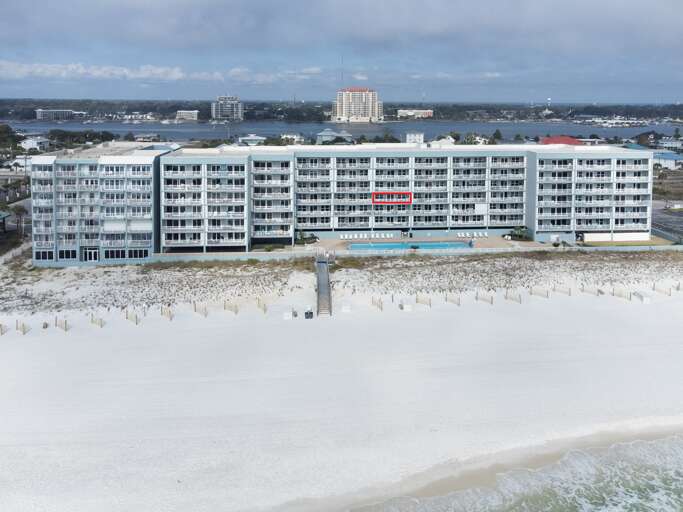 4007 balcony outlined in red