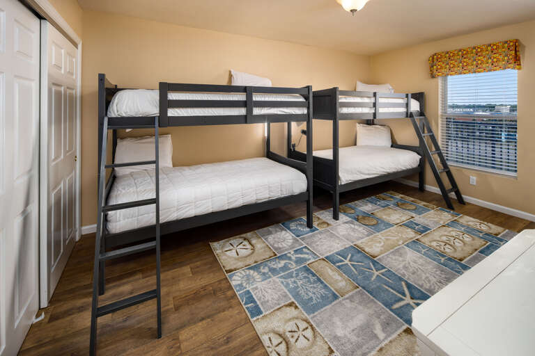 2 Bunk bed sets makes it the perfect place for everyone!