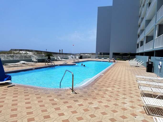 BEACHFRONT pool! (heated in the winter)