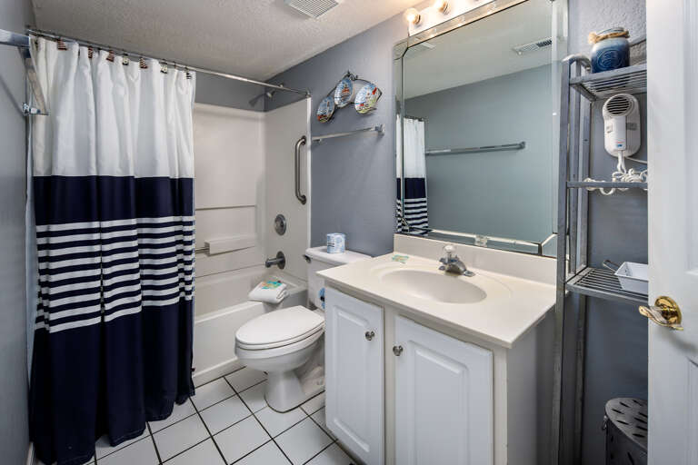 Features a nice size mirror and a rack for added storage space. 