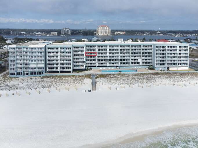 Red square indicates location of unit balcony
