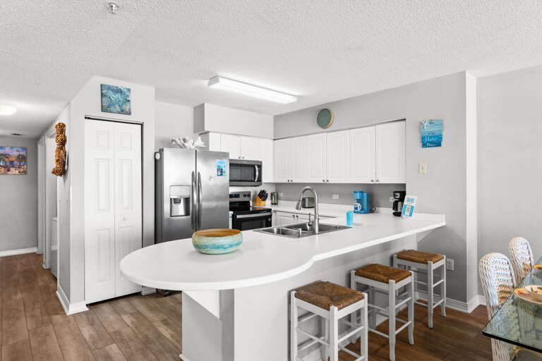 Plenty of room for meal prep in this kitchen.