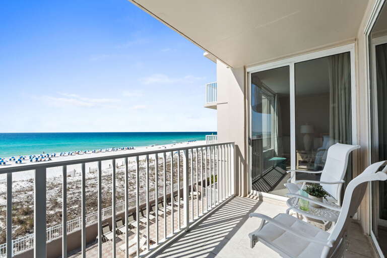 Can you imagine enjoying beverage with this gorgeous view?