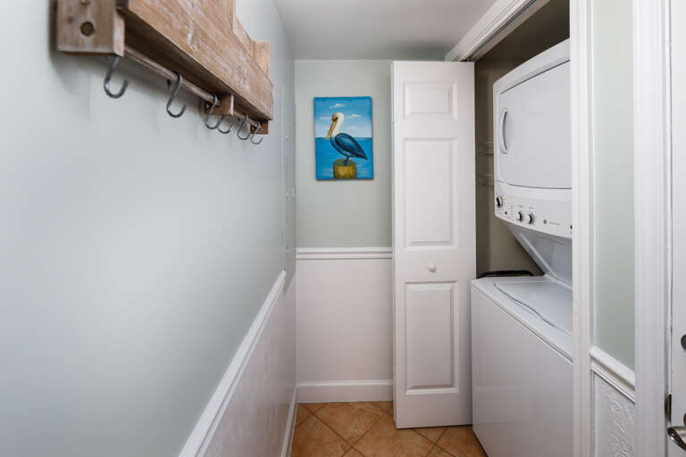 Stackable washer/dryer