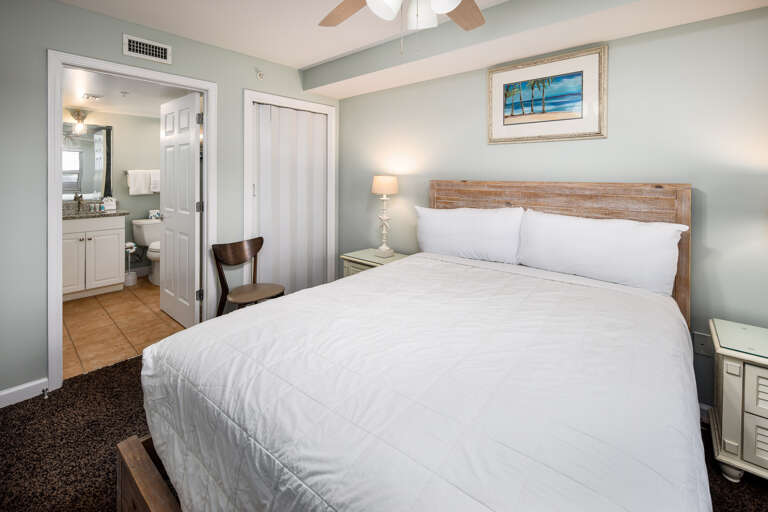 Direct entrance to the second bath from guest bedroom also the hallway.