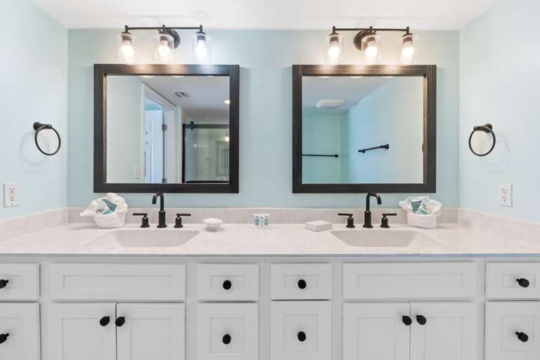His and hers sinks and large vanity space for your convenience. 