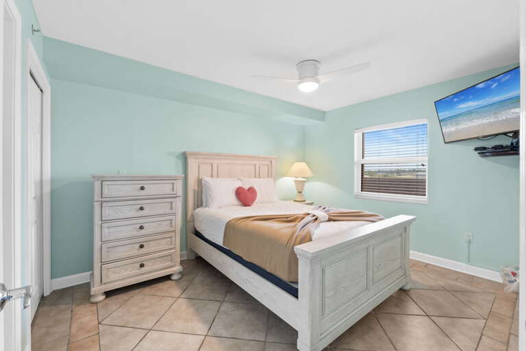 Queen size bed for your guest needs.