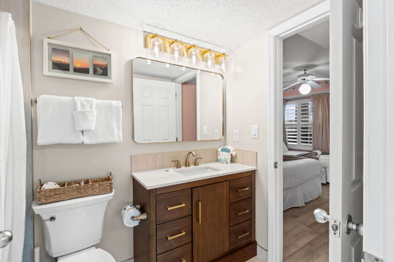 With private access to guest bedroom.