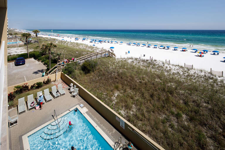 Views of the pool and Gulf of Mexico 