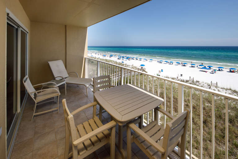 Spacious balcony & gorgeous views. Everyone is guaranteed to have an amazing view from the balcony