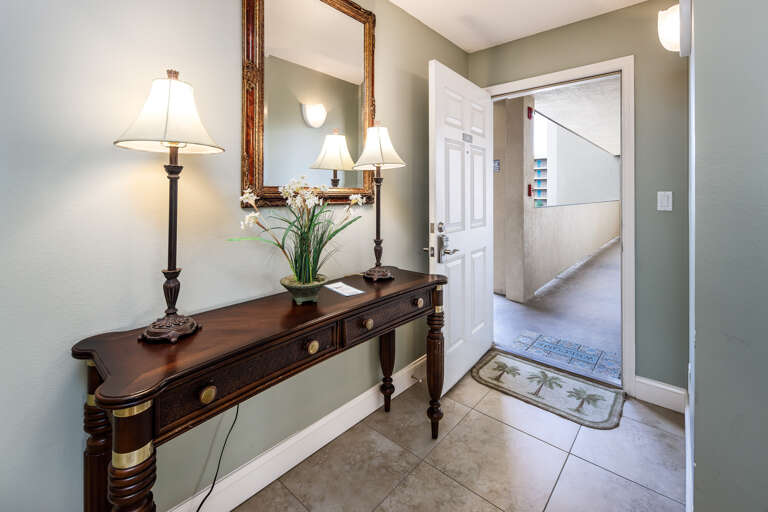 Elegantly decorated foyer Elegantly decorated foyer