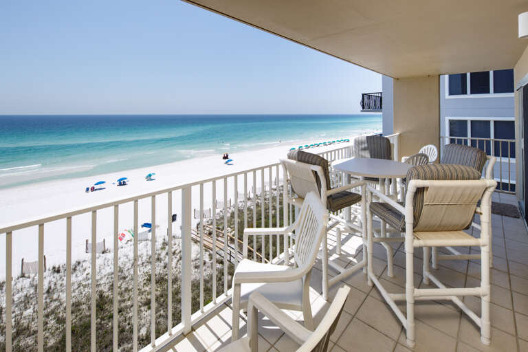 Ample space and chairs for everyone to enjoy the Gulf views Ample space and chairs for everyone to enjoy the Gulf views