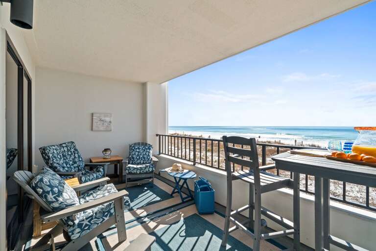 The views never stop! You are as close to the beach as it gets!