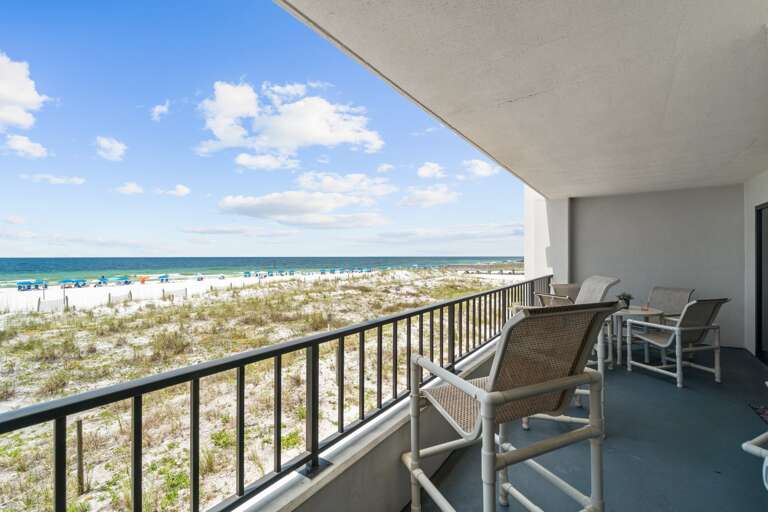 Blue skies & emerald water as far as the eyes can see!