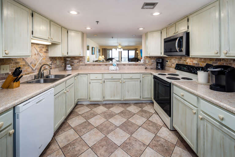 Beautiful counter tops and cabinetry.