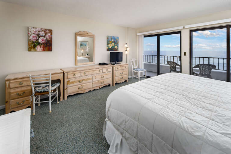 Master Bedroom with King bed, directly ON THE BEACH!!!! Open your eyes and the first thing you see is this great view! Perfect way to start your day! Master Bedroom with King bed, directly ON THE BEACH!!!! Open your eyes and the first thing you see is this great view! Perfect way to start your day!