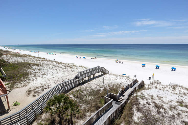 Fourth floor end unit with unstoppable views of the Gulf of Mexico
