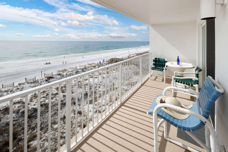 Spacious balcony for the whole family!