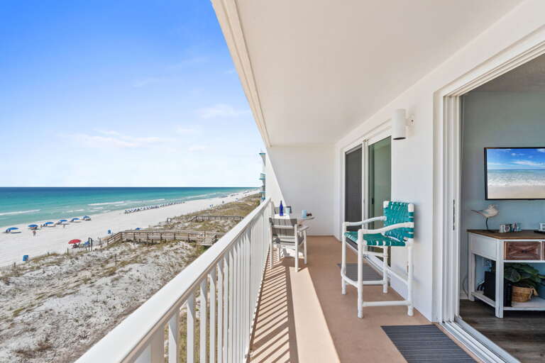 Spacious balcony for the whole family!