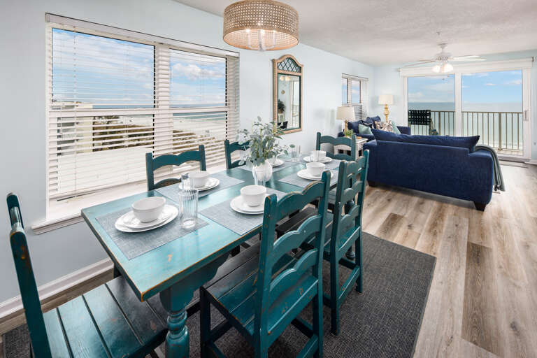 Have a meal while enjoying the view!