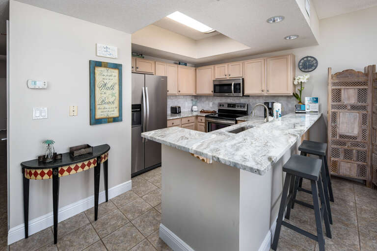 Need a quick snack? Enjoy it at the breakfast bar.