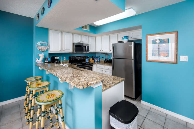 Full stocked kitchen for all your cooking needs Full stocked kitchen for all your cooking needs