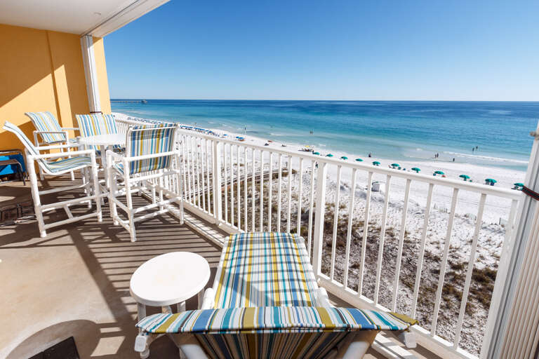 Wake up to coffee on the Balcony or share a few drinks with your friends!