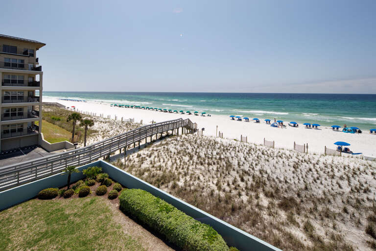 East walkway from the Islander to paradise! East walkway from the Islander to paradise!