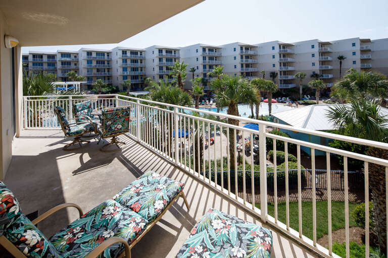 Sunsets on the balcony accompanied by a cold drink.. that is exactly what you need!