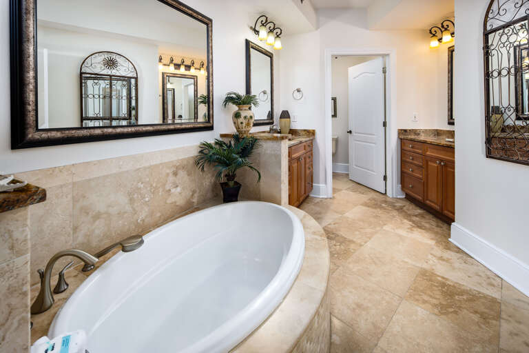 Nice soaking tub!