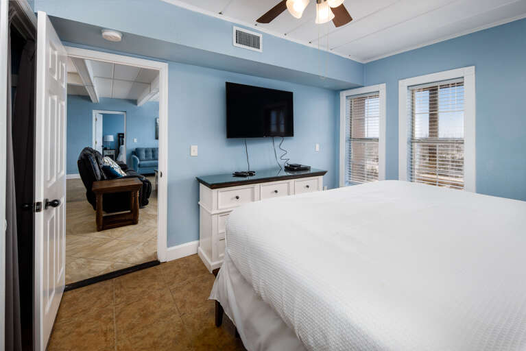 The King bed faces a flat screen TV for all your viewing pleasure 