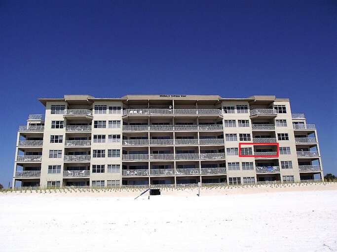 Red rectangle indicates this condo's beachside balcony.