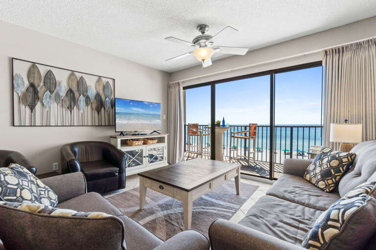 Flat screen TV and amazing scenic views 