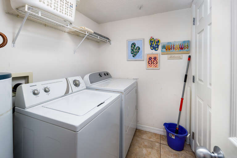 A full size washer & dryer for all your laundry needs.  A full size washer & dryer for all your laundry needs.