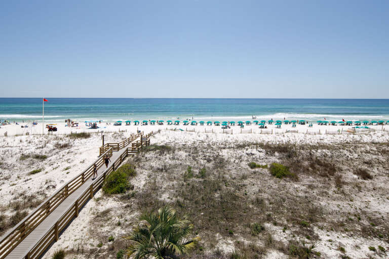 The private beach access in located near the pool area.   Sunshine Blue Skies!! The private beach access in located near the pool area.   Sunshine Blue Skies!!