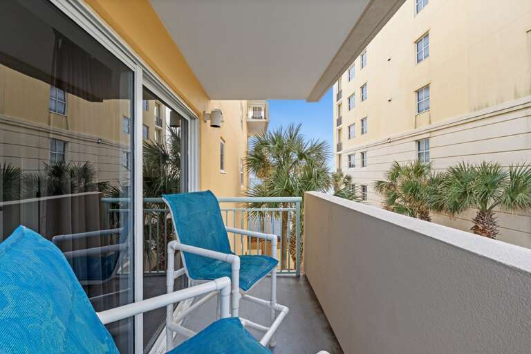 Private balcony with access only from the master bedroom